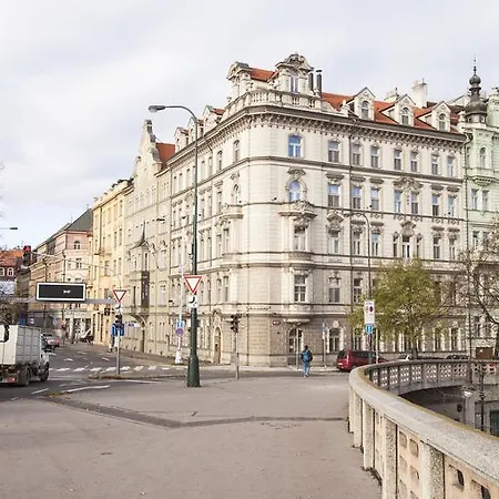 Riverview * Prague