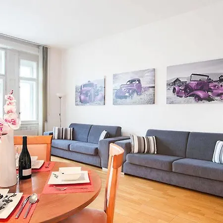 Riverview * Prague